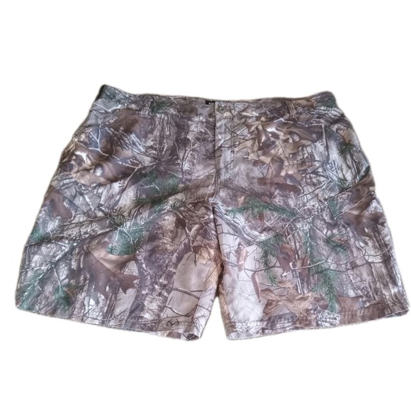Real Tree Xtra Men's Camo Cargo Size 2 XL Waist= 46 Outdoor Summer Hiking Shorts - Picture 1 of 6